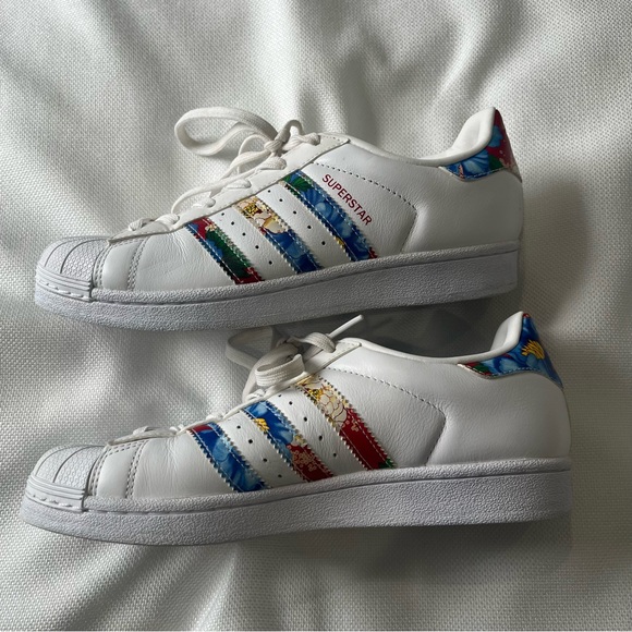 Adidas Superstar Multicolor Stripe Sneaker, White with Flower Stripes Size 6.5 - Picture 3 of 9